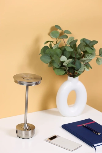 HJA30-STRIEBORNÁ | Stolná lampa so vstavanou batériou | Nočná lampa s tromi farbami svetla | Atmosférická lampa do hotela alebo reštaurácie