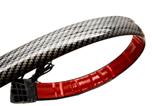 Derde remlicht onder de spoiler, aan de achterzijde van de auto | LED | lengte 120cm | koolstofimitatie, zelfklevende tape