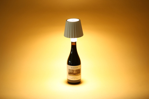 HJA47-BRANCO | Candeeiro de mesa LED com bateria incorporada | Um candeeiro de mesa montado numa garrafa