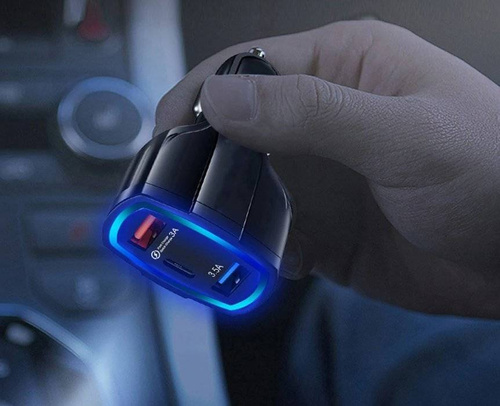 CA-005 | Caricabatterie rapido per auto 2x USB 1x Type-C | Ricarica rapida Quick Charge 3.0 | LED ambientale
