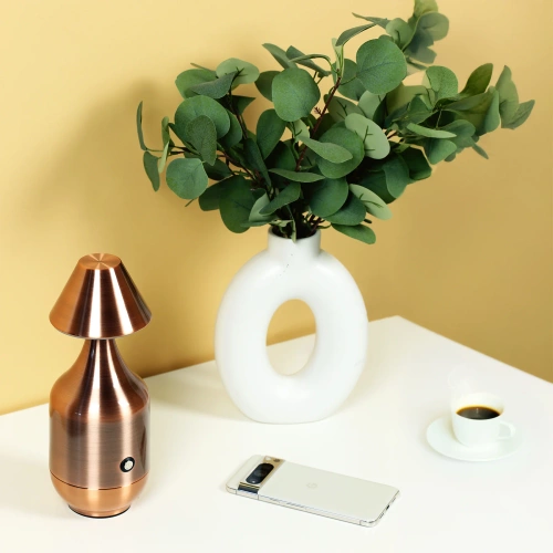 Lampe de table LED en cuivre avec batterie intégrée | Veilleuse tactile à puissance et couleur réglables | Lampe moderne pour restaurants, hôtels et salons | YG-D030-COPPER