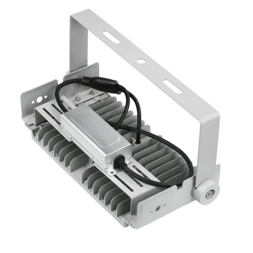 TMN-100W-SIDABRAS | Profesionalus halogeninis LED | Galingas apšvietimas sporto salėms, gamykloms, namams | Aliuminio lempa | Prožektorius su reguliuojama rankena