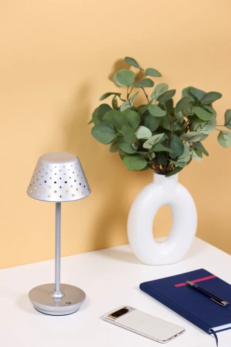 HJA15-ZILVER | Tafellamp met ingebouwde batterij | Nachtlamp met drie kleuren licht | Sfeerlamp voor hotel of restaurant