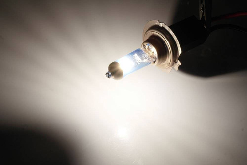 A set of tungsten bulbs H7 Super White 55W