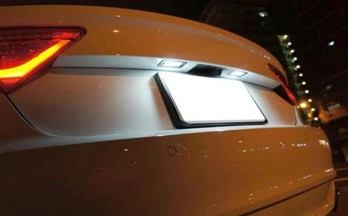 Lâmpada LED para carro C5W 4 SMD 5050