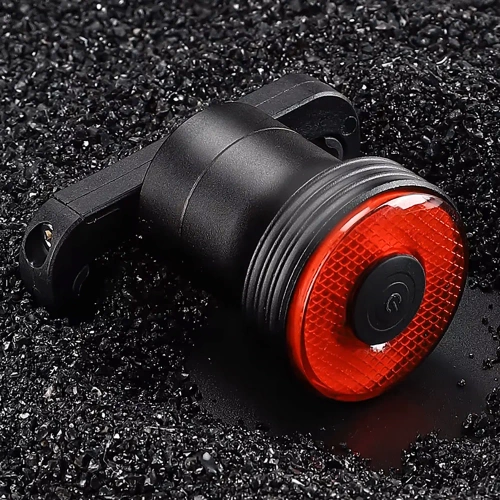 Luce posteriore intelligente per bicicletta | Illuminazione a LED con sensore freno | Luce posteriore a LED per bicicletta impermeabile IP65 con funzione frenante e ricarica USB | Modello BK-L117