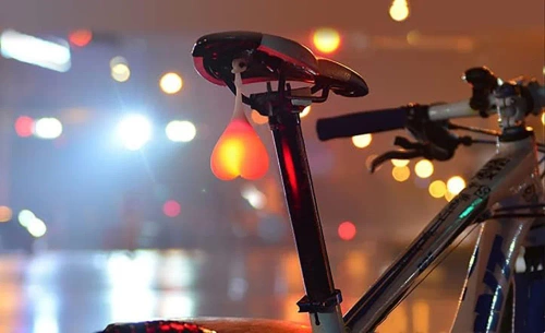 Hjerteformet LED-baglygte til cykel | Vandtæt silikonelygte med tre arbejdstilstande | DKD-032