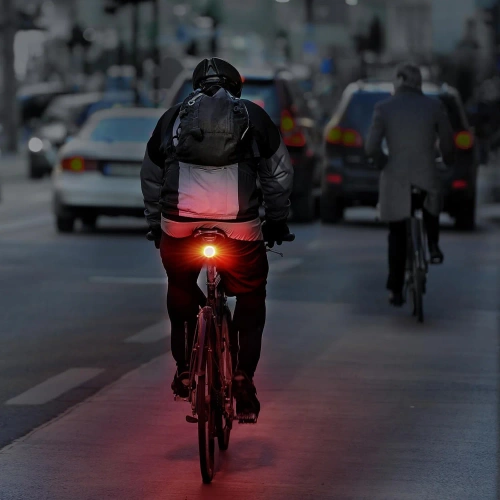 Slim achterlicht voor de fiets met alarm | 4-in-1 LED-fietsalarm | Remlicht met claxon 110 dB | BBL-A6