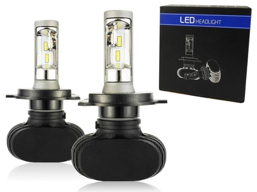 Un set de becuri LED H4 CSP 50W 8000 lm