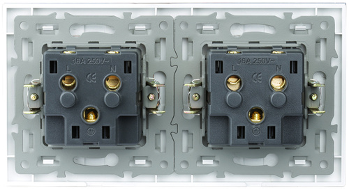 F60-SC80-2 | Presa F60 doppia terra con cornice | Vetro temperato bianco | 230 V