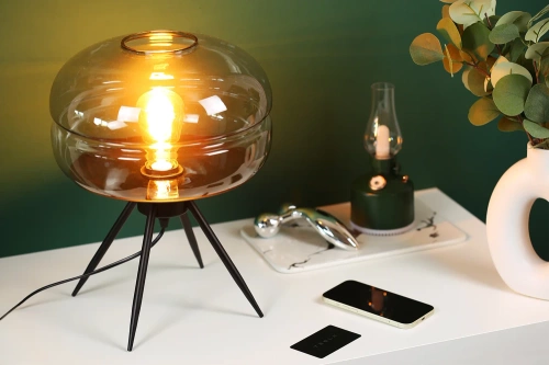 BH-233-TS | Lampe de chevet élégante avec abat-jour en verre | Lampe de table moderne en verre