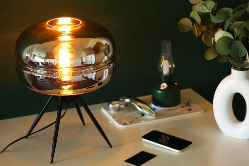 BH-233-ČIERNA | Štýlová nočná lampa so skleneným tienidlom | Moderná sklenená stolná lampa