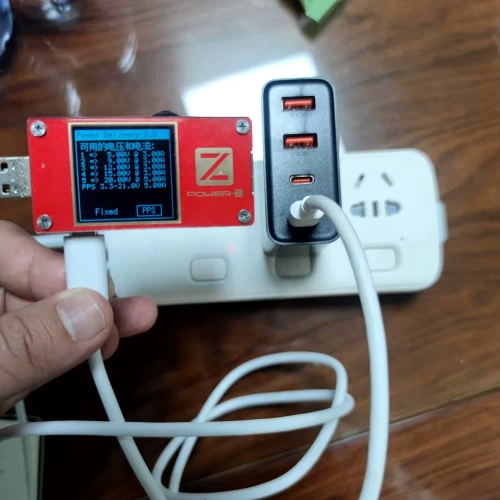 GAN | Настінний зарядний пристрій на 100 Вт із портами USB 3.0 і USB-C