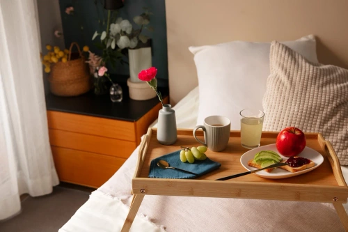 KBT-530 | Ontbijttafel op poten | Houten laptopblad