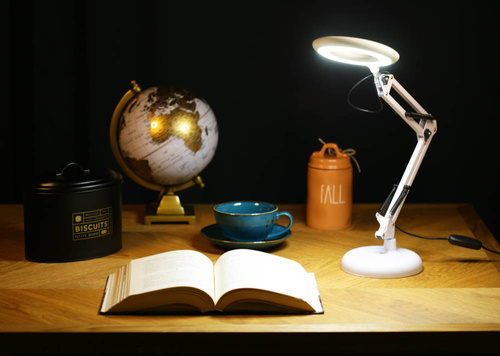 MT-832B | Ringbordslampe, LED skole