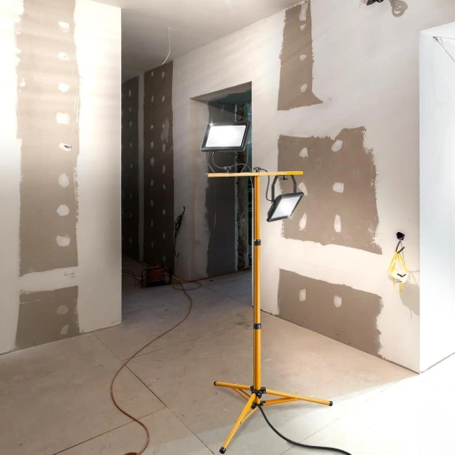 Lyssæt 20W 1900lm | 2x 10W halogen projektør med 1,6m arbejdsstander