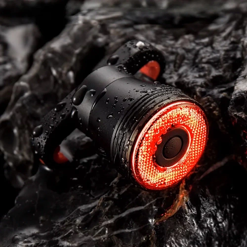 Inteligentné zadné svetlo na bicykel | LED osvetlenie so senzorom brzdenia | Vodotesné zadné LED svetlo na bicykel s krytím IP65, funkciou brzdenia a nabíjaním cez USB | BK-L117