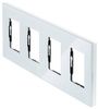 SC80-4 | Conjunto de moldura quádrupla + tomada 4x com aterramento 230V | Vidro temperado | Branco